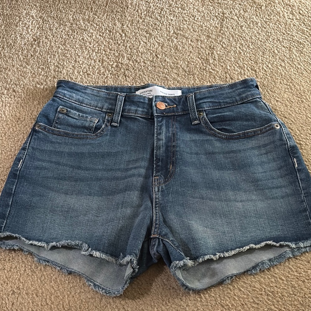 Blue Jean Shorts with High Waist and Frayed Hem